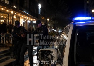 Мужчина с ножом напал на полицейского в Дербенте