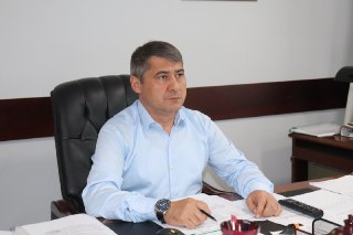 Глава Кизилюртовского района участвует в совещании по обеспечению жильем детей-сирот и молодых семей в Дагестане
